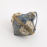 Decoratiune Craciun, Glob cu catifea, broderie cu paiete si pietre, albastru, 24cm - imagine 3