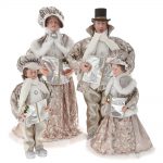 Decoratiune Craciun, Familie de colindatori din rasina si material textil, gri, 70 cm