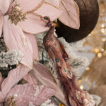 Decoratiune Craciun, pasare paun cu glitter, maro, 36cm - imagine 2