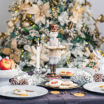 Decoratiune Craciun , Figurina din Rasina Soldat cu tava aurie, bej, 40cm - imagine 5