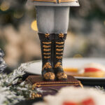 Decoratiune Craciun , Figurina din Rasina Soldat cu tava aurie, bej, 40cm - imagine 4