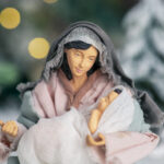 Decoratiune Craciun, Sceneta Familia Sfanta, 3 figurine, din ceramica, 25 cm - imagine 5