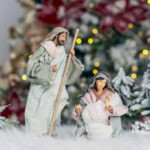 Decoratiune Craciun, Sceneta Familia Sfanta, 3 figurine, din ceramica, 25 cm - imagine 2