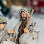 Decoratiune Craciun, Sceneta nastere din ceramica pe postament, 3 figurine, 25cm lungime, 15 cm inaltime - imagine 4