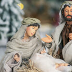 Decoratiune Craciun, Sceneta nastere din ceramica pe postament, 3 figurine, 25cm lungime, 15 cm inaltime - imagine 6