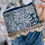 Decoratiune Craciun, Soseta de agatat catifea si broderie cu paiete, albastru indigo cu auriu, 54cm - imagine 3