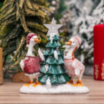 Decoratiune Craciun din rasina, doua gaste cu brad de Craciun, 15cm - imagine 2