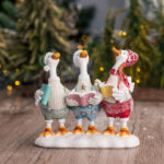 Decoratiune Craciun din rasina, trei gaste la colindat, 15cm - imagine 2