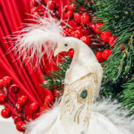 Decoratiune Craciun, pasare paun cu glitter si strasuri, alb, 29cm - imagine 2