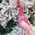 Decoratiune Craciun, pasare paun cu glitter, roz, 32cm - imagine 2
