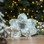 Decoratiune brad, floare Craciunita artificiala catifea si paiete, argintiu,  Ø24cm - imagine 2