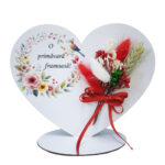 Martisor, Inima pe suport, O primavara Frumoasa, cu buchet de flori uscate, 13 cm