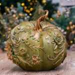 Decoratiune Dovleac cu model floral, verde cu auriu, 25 cm - imagine 2