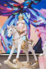 Decoratiune Craciun Cavaler  pe calut, roz cu auriu, 22.5*7.5*29.5 cm - imagine 3