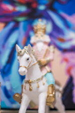 Decoratiune Craciun Cavaler  pe calut, roz cu auriu, 22.5*7.5*29.5 cm - imagine 4