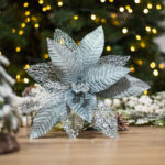 Decoratiune Craciun, Floare decorativa din catifea argintie, 30 cm - imagine 2