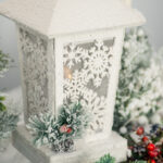 Decoratiune Craciun, Felinar LED cu aspect nins, 19*19*40 cm - imagine 3