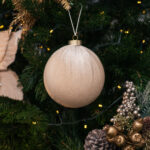 Decoratiune Craciun, Glob din catifea perla 12 cm - imagine 2