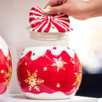 Decoratiune Craciun, Bomboniera Glob, rosu cu alb, 21*18*18 cm - imagine 2