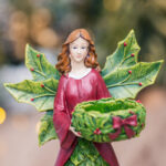 Decoratiune Craciun, Suport lumanare Zana, verde cu rosu, 27 cm - imagine 2