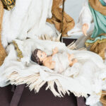 Decoratiune Craciun, Scena Nasterii 4 piese- 6 piese bej cu model floral, 36 cm - imagine 7