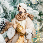 Decoratiune Craciun, Scena Nasterii 4 piese - 6 Figurine, bej cu auiu, 36 cm - imagine 8