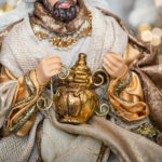 Decoratiune Craciun, Scena Nasterii 4 piese - 6 Figurine, bej cu auiu, 36 cm - imagine 11