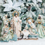 Decoratiune Craciun, Scena Nasterii 4 piese- 6 figurine verde, 35 cm - imagine 3