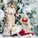 Decoratiune Craciun, Sceneta Sfanta Familie pe suport de lemn, multicolor  45 cm - imagine 3
