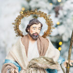 Decoratiune Craciun, Sceneta Sfanta Familie pe suport de lemn, albastru  45 cm - imagine 5