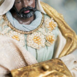 Decoratiune Craciun, Scena Nasterii 6 piese- 6 figurine, bej cu albastru, 35 cm - imagine 9